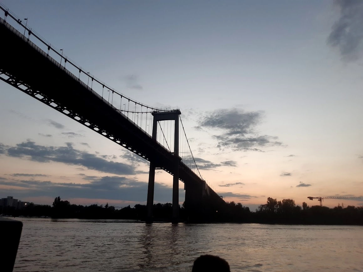 pont d'Aquitaine vue de dessous